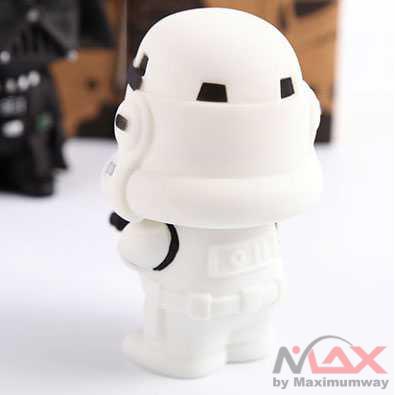 pajangan Boneka Goyang Mobil Action Figure Stormtrooper Star Wars Series Dart Vader mainan Warna Putih