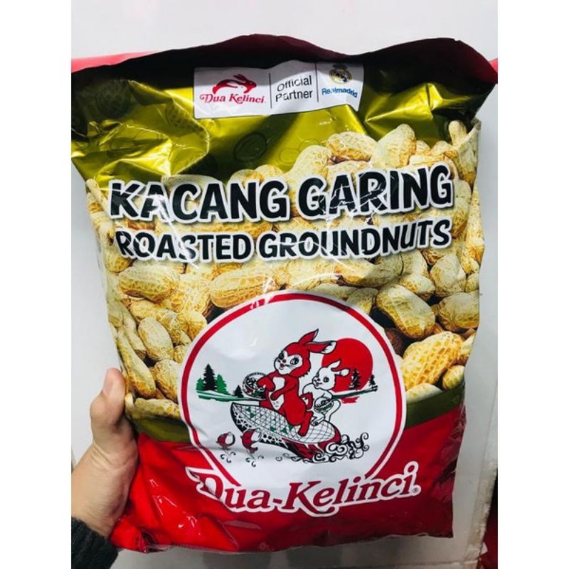 Dua Kelinci kacang kulit 750 gram