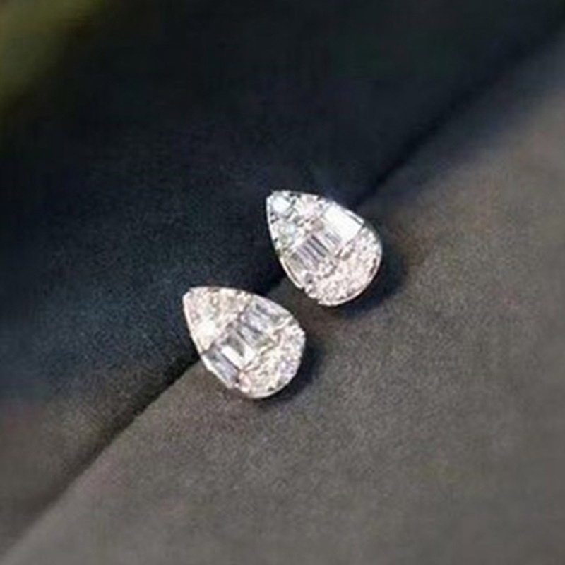 Anting Stud Bentuk Tetesan Air Warna Silver Aksen Kristal Kubik Zirkonia Untuk Wanita