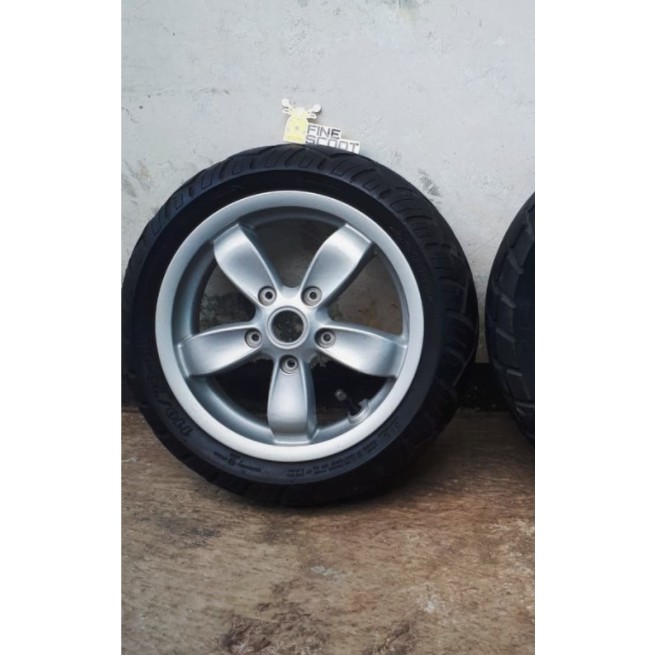 Velg Depan Primavera Ring 11 + Ban Vespa Matic LX S Primavera Sprint