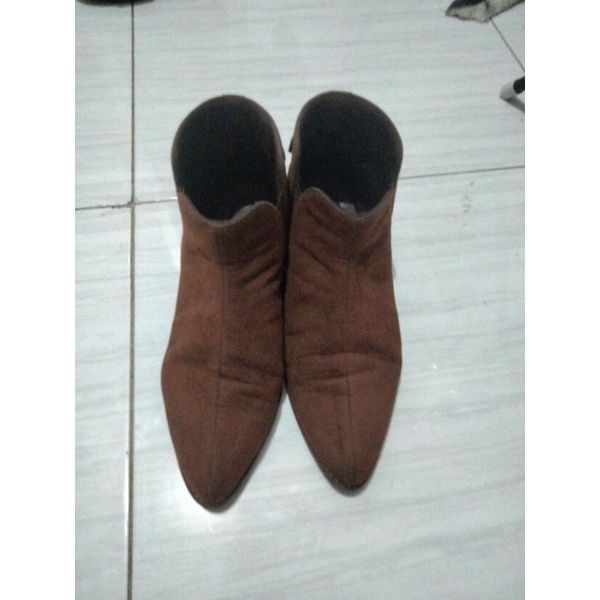 sepatu booth wanita preloved size 39