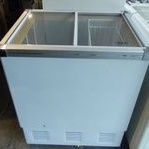 Chest Freezer Sliding Glass Kaca GEA, Kapasitas 132 Liter, 160 Watt, SECOND SIAP PAKAI, Bandung.