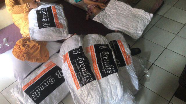 Bantal & Guling Brendis Kualitas Hotel /100% Silikon Murni/anti Resap Air Dan Anti Debu