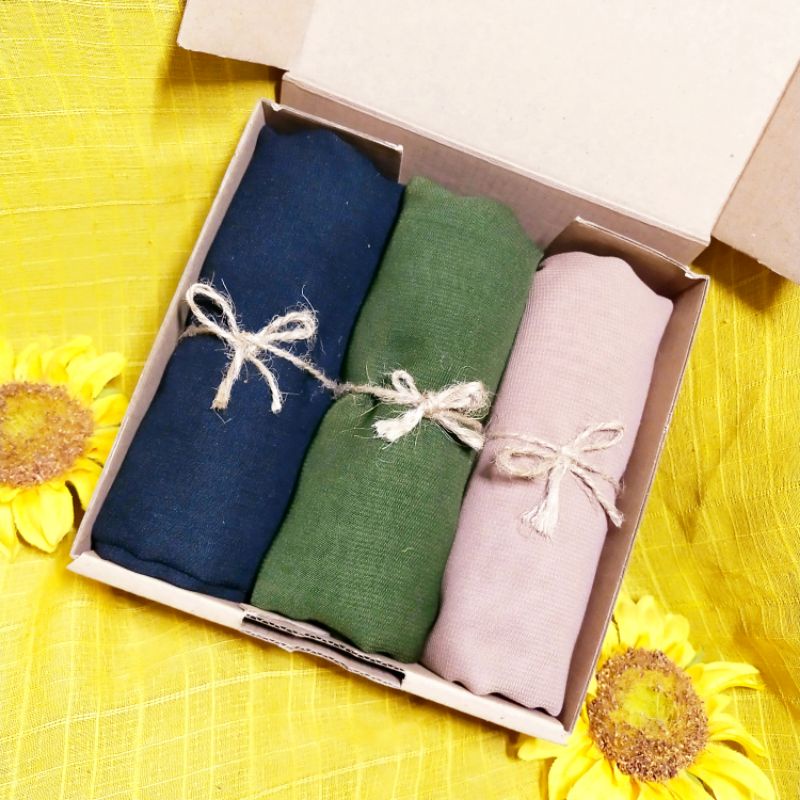 

Hampers hijab / kado kerudung / ultah wisuda