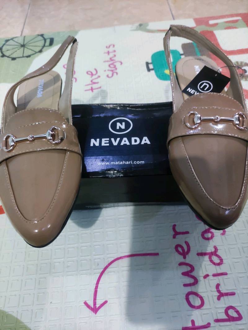 Sepatu Tali Belakang Nevada