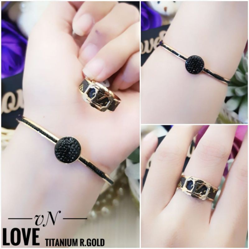 perhiasan titanium set A1