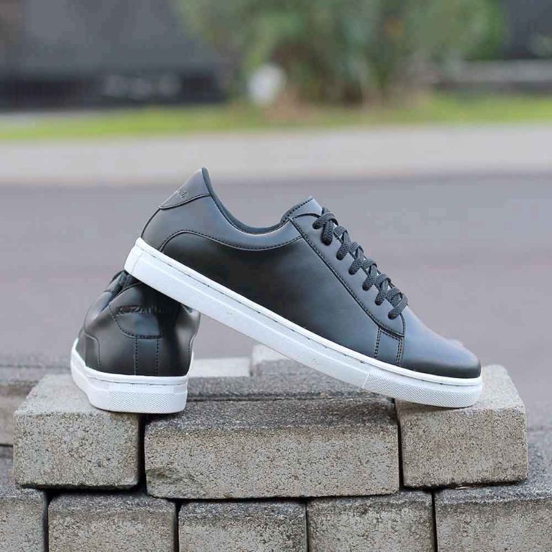 Bos - Sepatu Sneakers Putih Hitam Pria Cowok PERFECT CASUAL STYLE Kets Mills Keren Sepatu Santai Sekolah Hitam