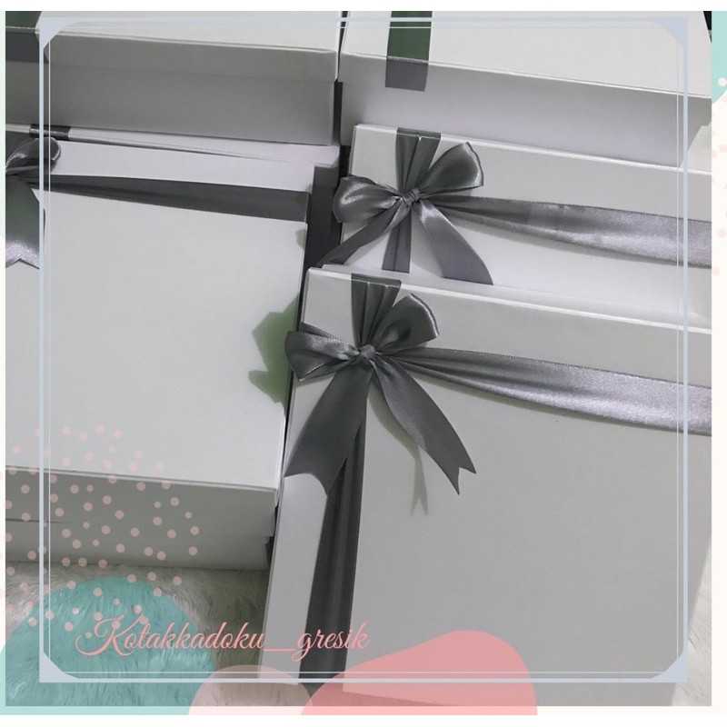 

Box polos Ukuran 24x15x7cm
