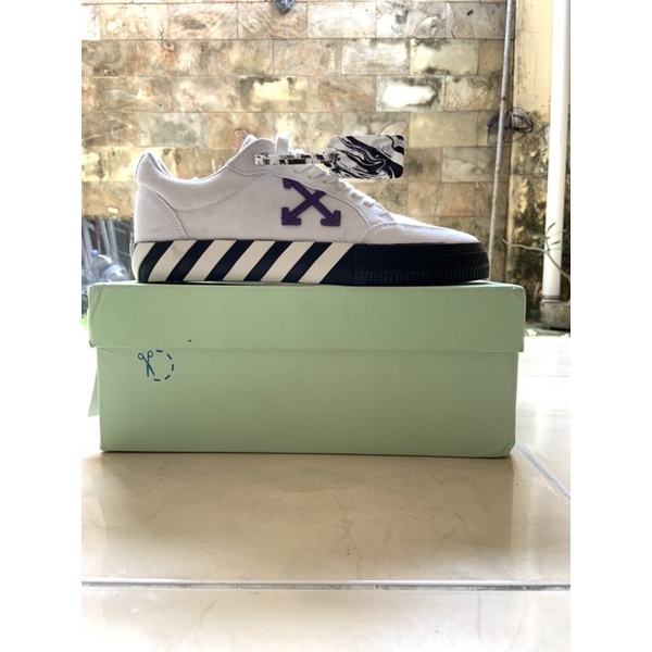 off white snekaers vulcanized canvas