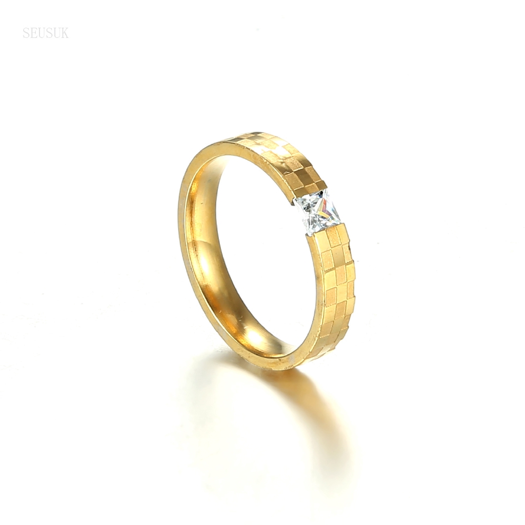 QD Cincin Pasangan Bahan Titanium Steel Warna Gold untuk Pria / Wanita