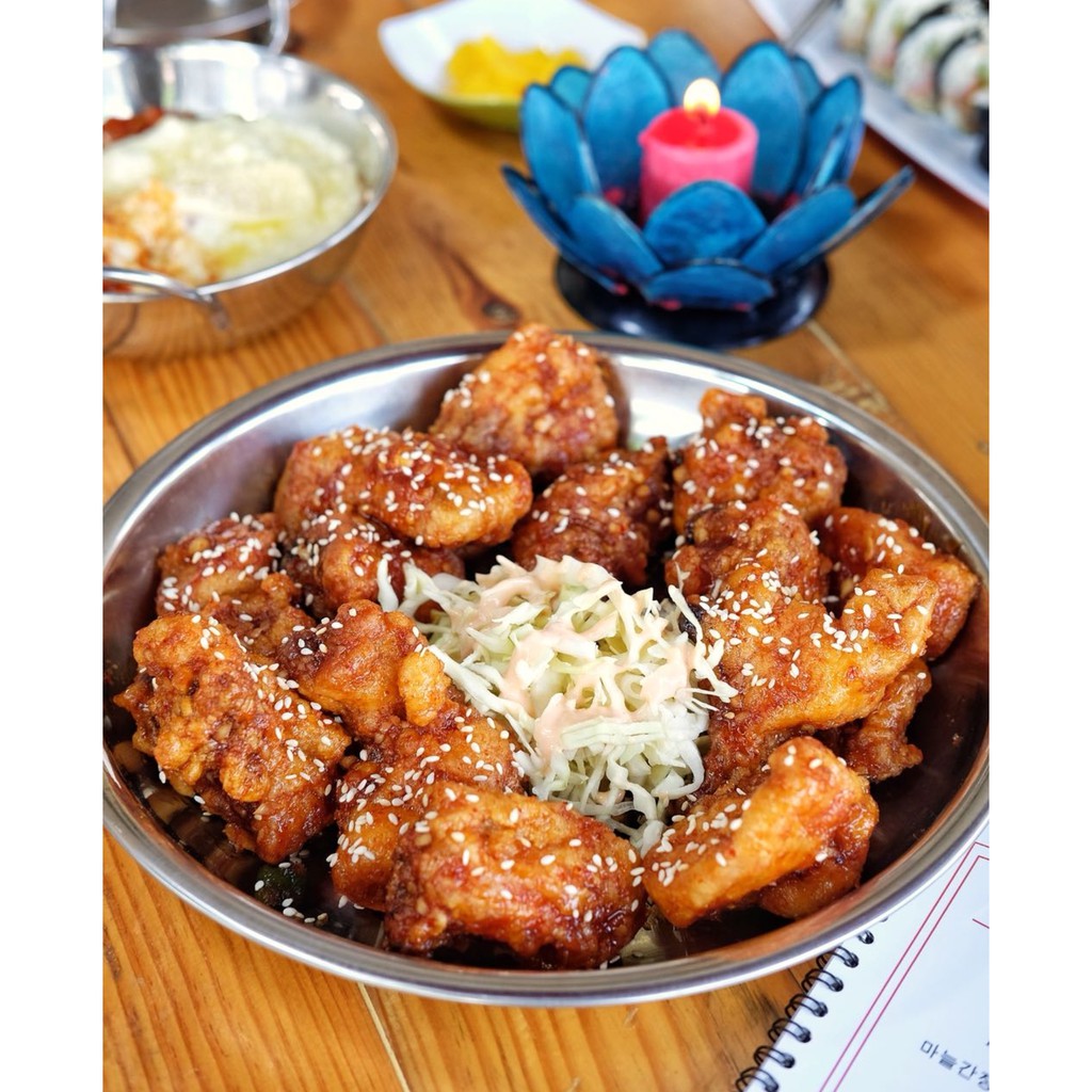 

FRIED CHICKEN KHAS TTEOKBOKKI QUEEN