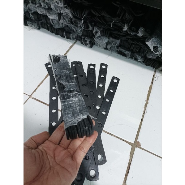 Breket plat besi Breket knalpot Breeket plat bolong besi tebal 4m Gantungan knalpot Plat besi Breket lampu