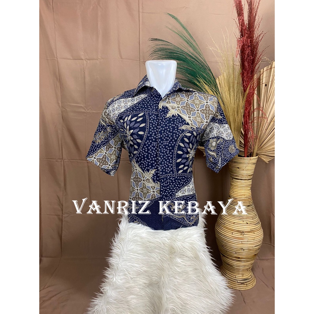 Vanriz Kebaya-Kemeja Batik Pria Lengan Pendek