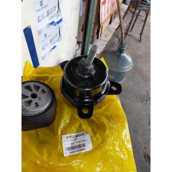 Engine Mounting Kanan / Kiri Hyundai H1 Bensin 21812-4H200 Aftermarket