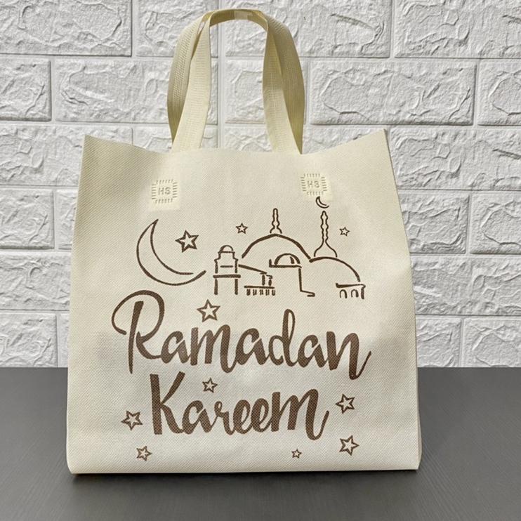 

Tren Baru- GOODIE BAG BOX LEBARAN RAMADAN IDUL FITRI UKURAN 25x25x25cm KOTAK - GOODIE BAG PARCEL LEBARAN IDUL FITRI - TAS HAMPERS KAIN KUNING HIJAU - PAPERBAG BINGKISAN IDUL FITRI - TAS PARCEL LEBARAN IDUL FITRI - Tas Kue Ramadan Kareem - Tas Hamper ramad