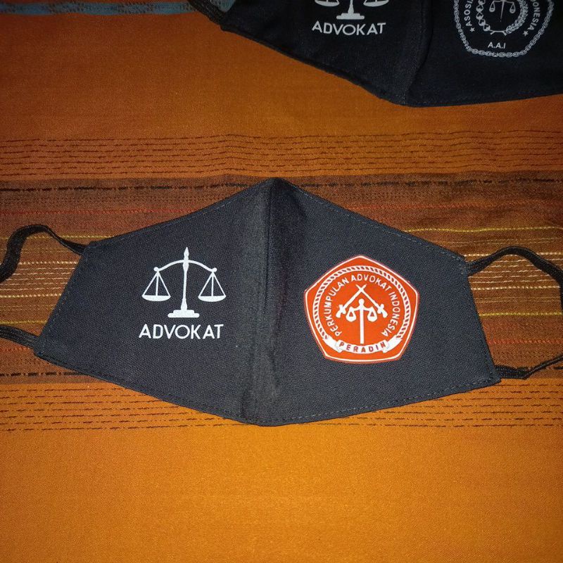 MASKER ADVOKAT PERADIN