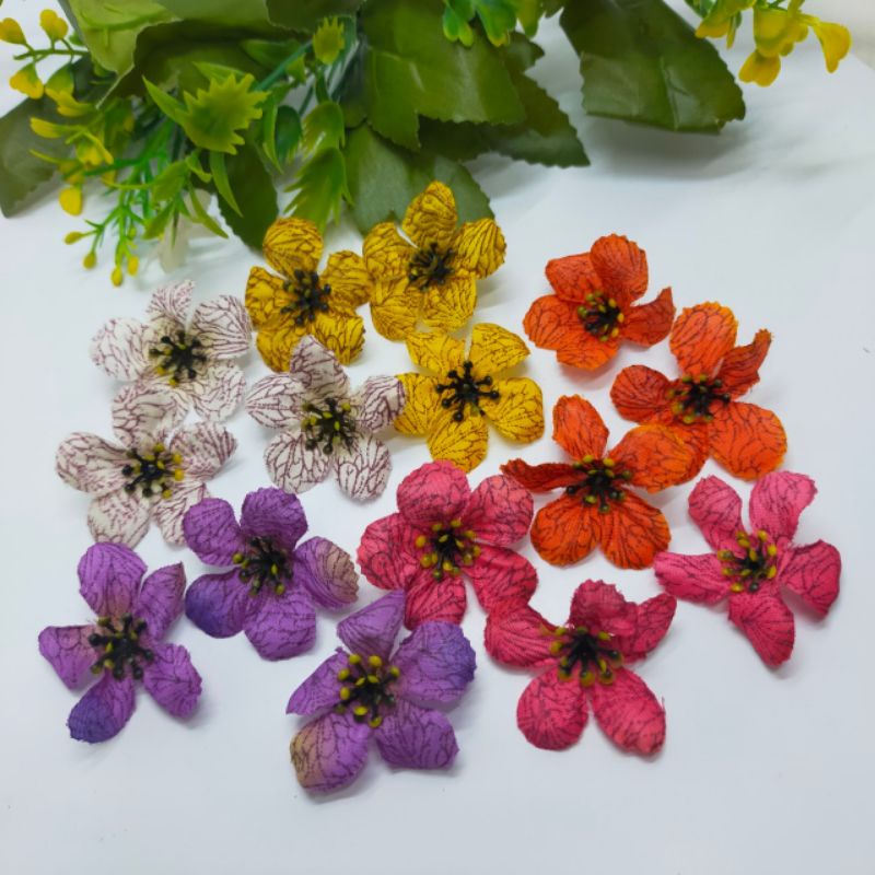 Bunga Sakura Mekar Batik