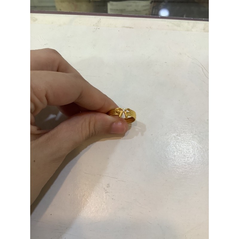 cincin  emas pita permata  kadar 700 1.08gr