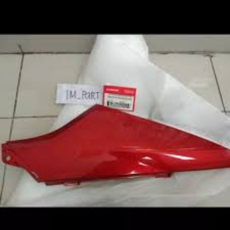 cover r side merah marun supra x 125 / cover tebeng sambungan body kanan supra x 125 / 64370-KTM-850