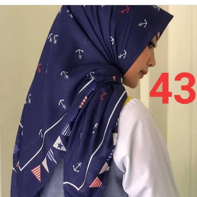 Hijab voal navy corak
