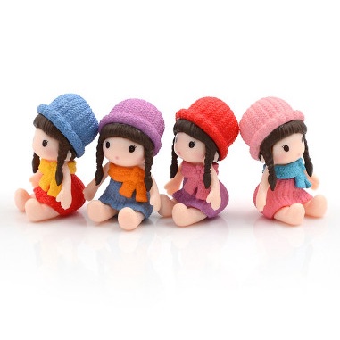 Miniatures - Lovely Girl With Knitting Hat