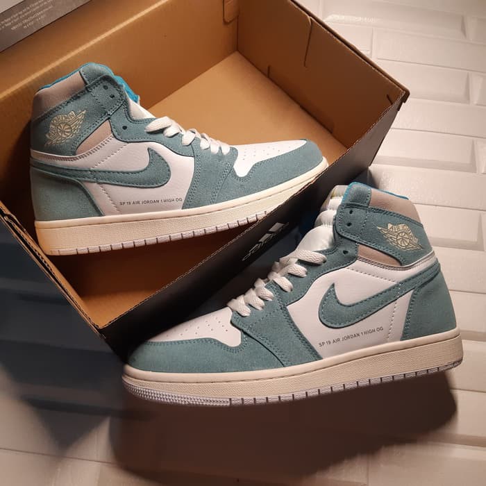 Sepatu Nike Air Jordan 1 High "Turbo Green"