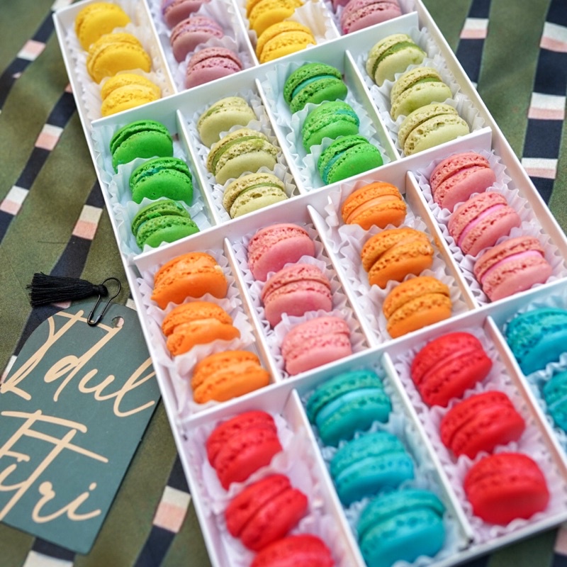 

Hampers Lebaran - Dhuhr Macarons Box