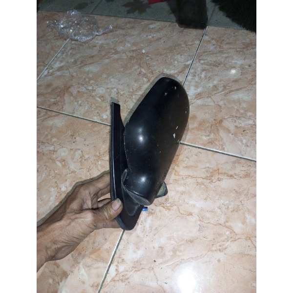spion kiri Daihatsu charade classy winner