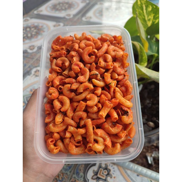 

Makaroni Kriuk bantet pedaa Cgeulis Makaroni Pedas Daun jeruk 100gram