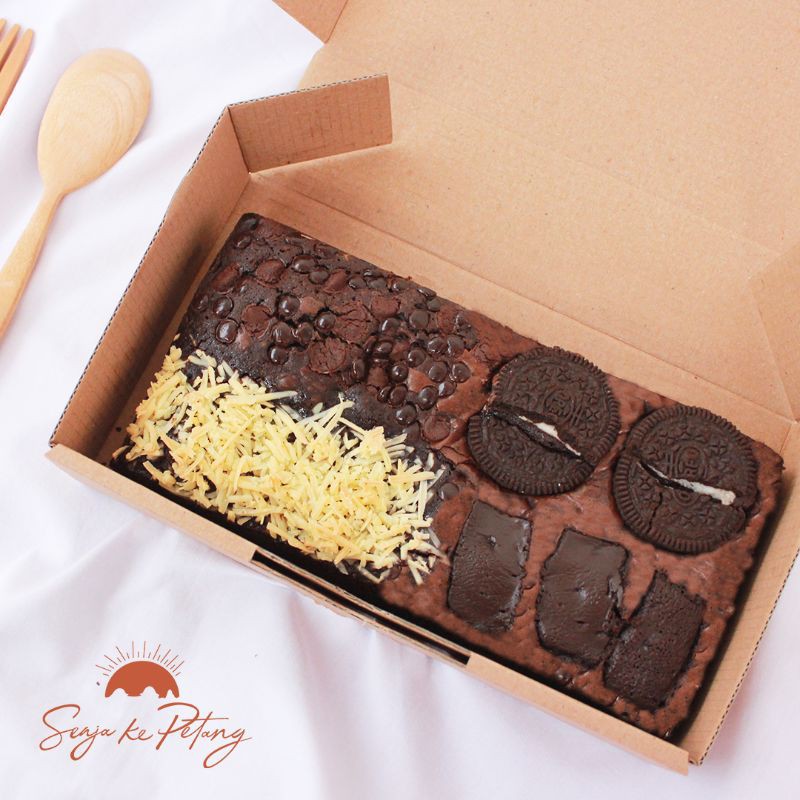 

Four Topping Fudgy Brownie 20*10