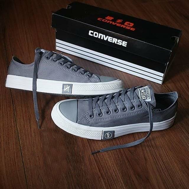 SEPATU PRIA CONVERSE ALL STAR LOW CHUCK TAYLOR UNDEFEATED X CLASSIC