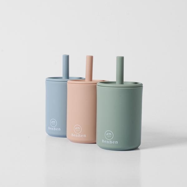 BENBEN SILICONE CUP SET WITH STRAW