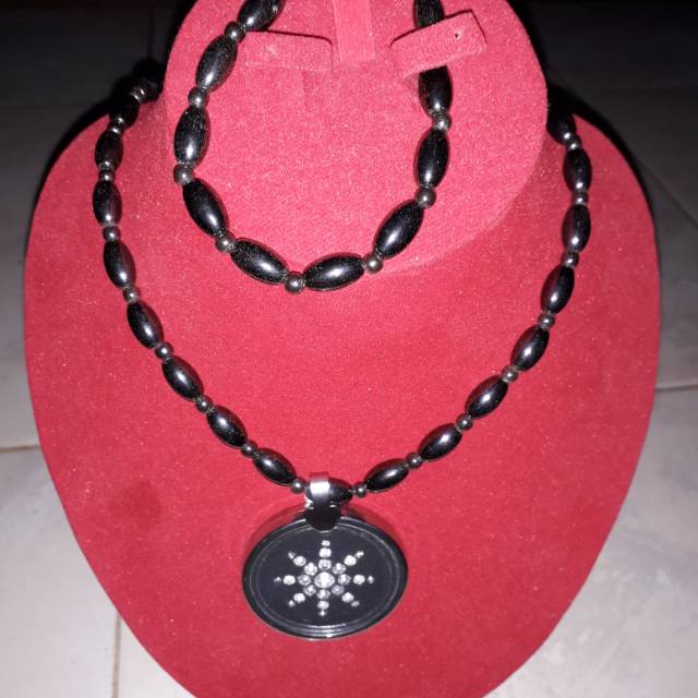 Kalung quantum pendant