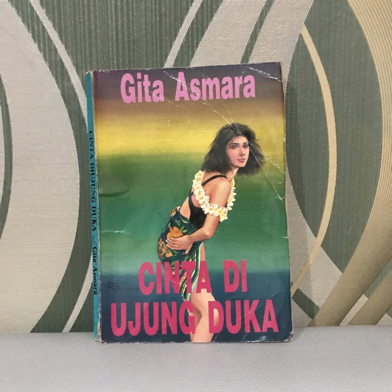 Novel Bekas (Koleksi) karya Gita Asmara