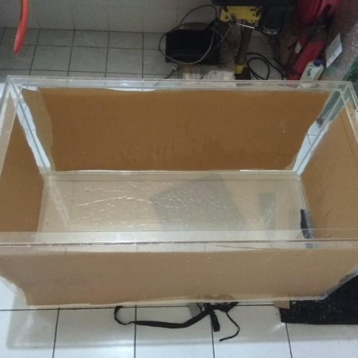 Grosir Akrilik Aquarium tebal 8mm ukuran P80cmx L40cmx T40cm