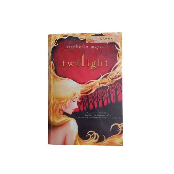 TWILIGHT - STEPHENIE MEYER