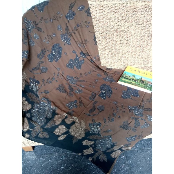 kain batik solo bahan katun motif daun bunga coklat