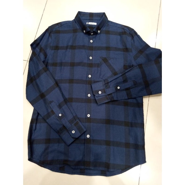 kemeja kotak-kotak MOC