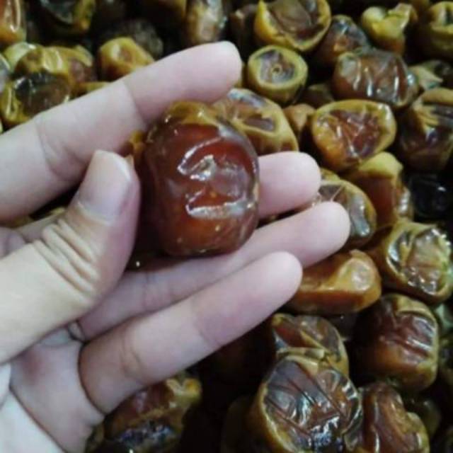 

KURMA SUKARI 1 KG