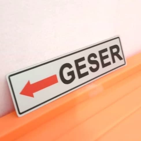 

akrilik geser panah kiri panah kanan akrilik rambu geser