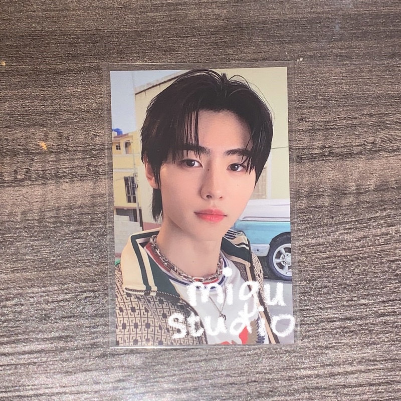 enhypen sunghoon little wishes holiday special box sweatshirt pc photocard