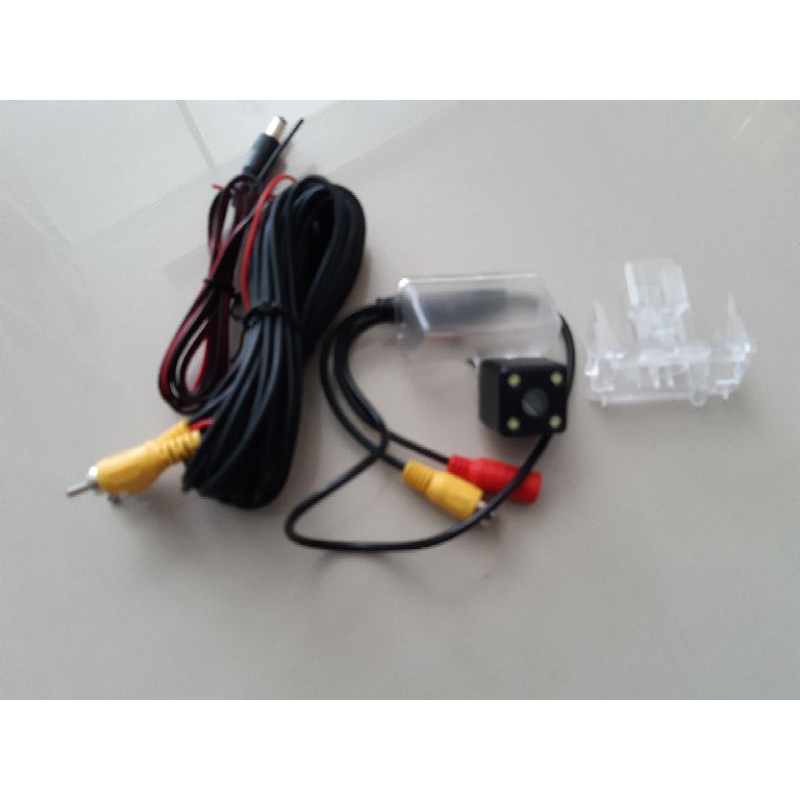 CAMERA MUNDUR INNOVA REBORN 12V