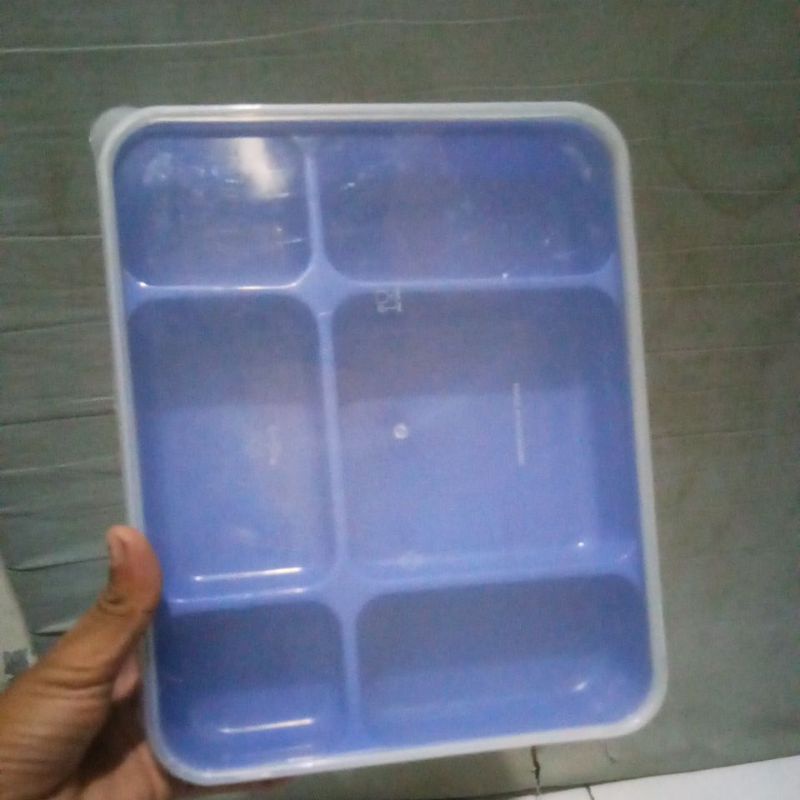 

kotak makan tebal