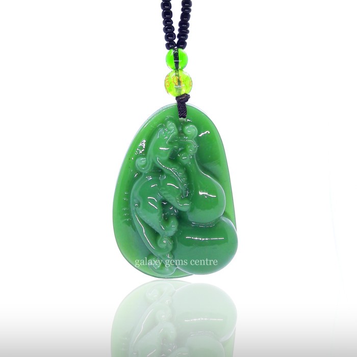Kalung Liontin Batu Giok Hijau Labu Luwak