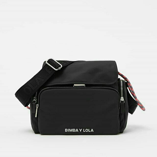 Tas Bimba Y Lola Large Flap Crossbody Dark Grey
Strap Black Logo Original