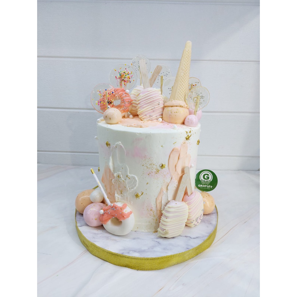 

ICE CREAM / KUE ULTAH BUTTERCREAM DOUBLE CAKE