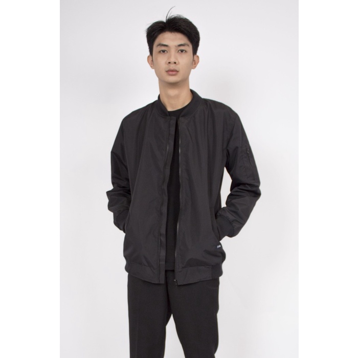 FortKlass Jaket Bomber Polos Pria Waterproof Black - S(N7E7) Jaket Pria Import Best Seller Jaket Pri