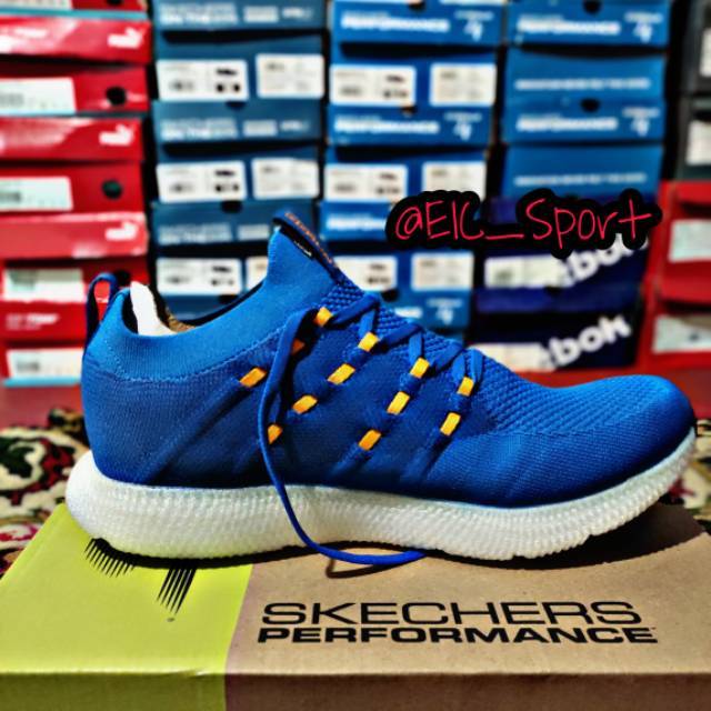 Sepatu Lari Pria Skechers GORUN Hyperburst