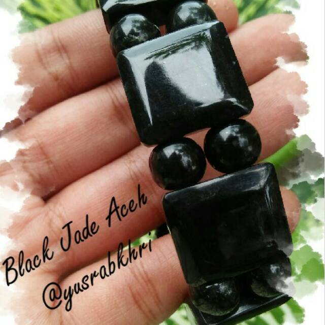 Gelang black jade