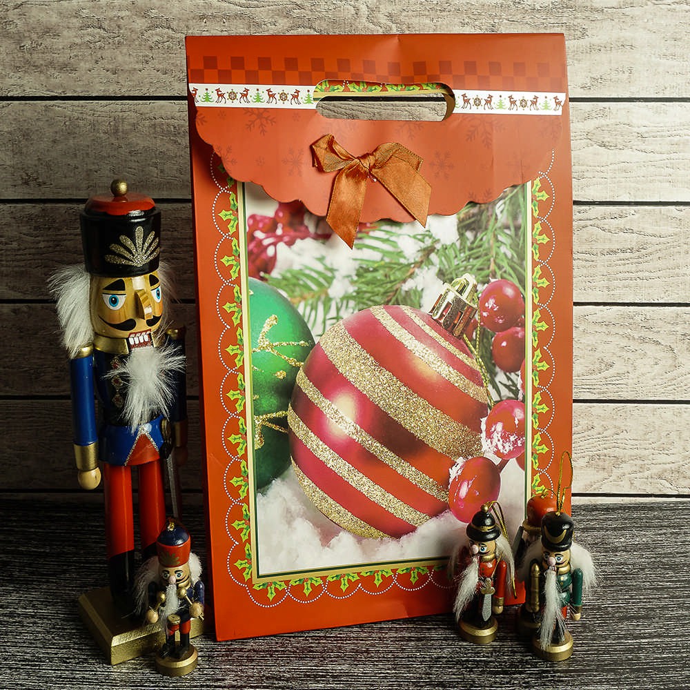 

PAPER GOODIE BAG CHRISTMAS NATAL DECORATION